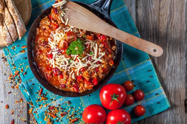 Chili con carne-sajttal. — Stock Fotó