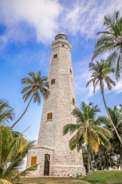 Tarihi yerler, anıtlar, eski tuğla kule. 