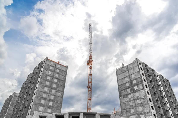 Construction site with cranes on sky background — Stock Photo, Image