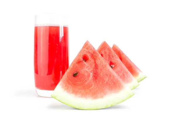 Vaso de jugo de sandía y rodajas en blanco —  Fotos de Stock