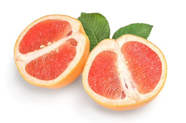 Twee helften van rijpe grapefruit geïsoleerd op witte achtergrond — Stockfoto