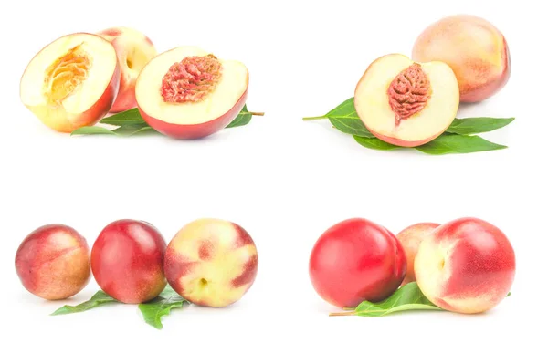Collage de frutas frescas de melocotón aisladas sobre un corte de fondo blanco — Foto de Stock