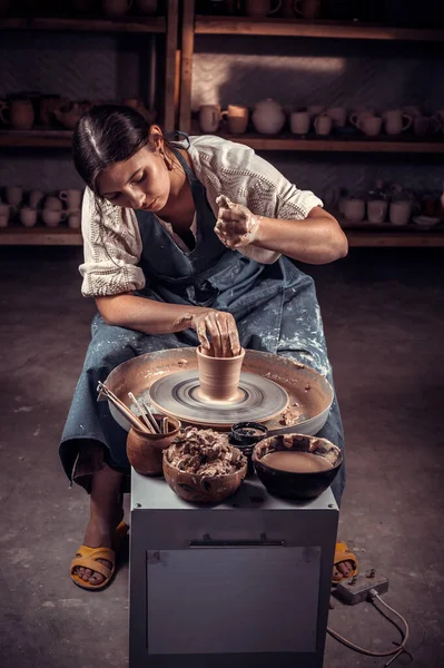 Manual production of ceramic products according to old recipes. — Stock Photo, Image