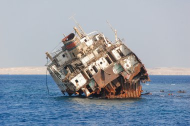Eski bir barge adlı deniz