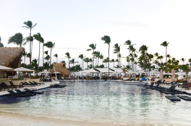 tropikal Yüzme Havuzu