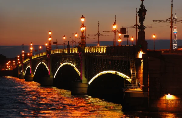 Trinity bridge and embankment — Stock Photo, Image