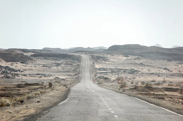 Empty road in the mountains — Stock Photo, Image