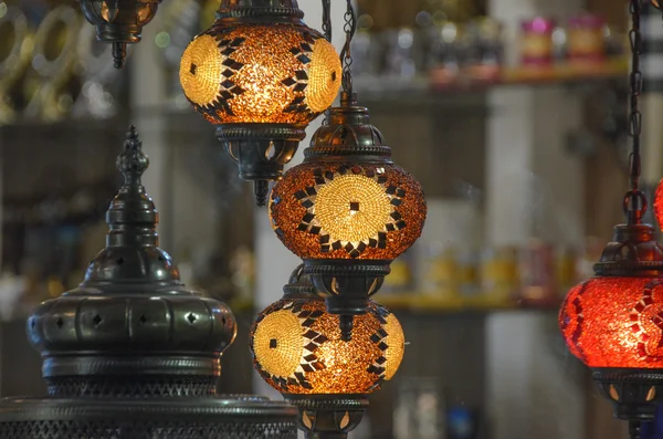 Ručně vyráběné zavěšené lampy — Stock fotografie
