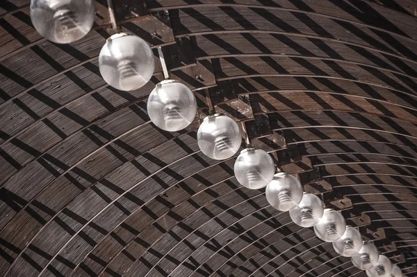 Lámparas colgando en el techo —  Fotos de Stock