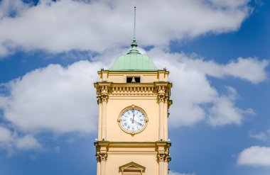 Gökyüzü arka plan kule saati