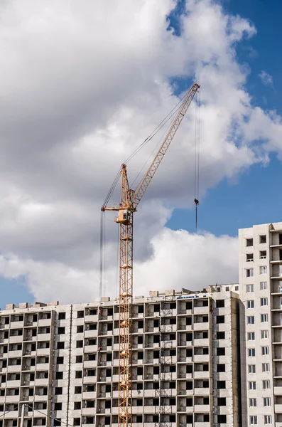 Construcción de grúas y construcción — Foto de Stock