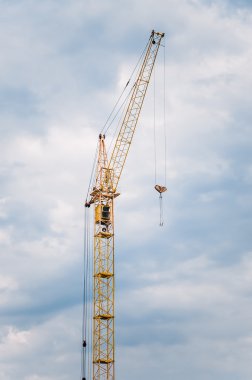 Gökyüzü Arkaplanı Üzerine Crane Kulesi