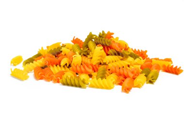 üç renk rotini makarna 