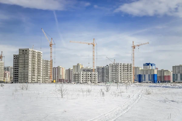 Site de construction et grue puissante — Photo