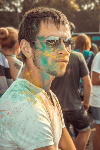 PENZA, RÚSSIA - SETEMBRO 6, 2015: Holi festival de cores na Rússia — Fotografia de Stock