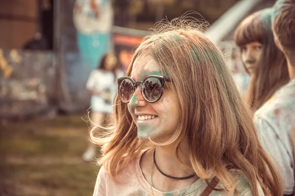 PENZA, RÚSSIA - SETEMBRO 6, 2015: Tintas festa Holi — Fotografia de Stock