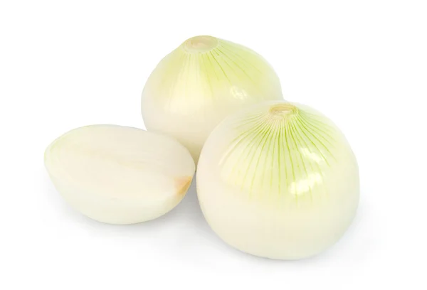 Weiße Zwiebel isoliert auf weißem Hintergrund — Stockfoto