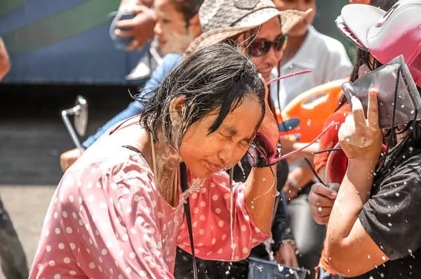 PATTAYA, THAILANDIA - 18 APRILE 2013: Festa dell'acqua di primavera - Songkran — Foto Stock