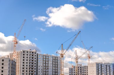 Yeni konut geliştirme ve güçlü vinç