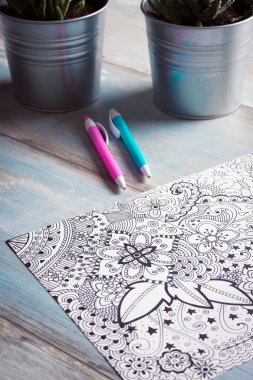 Yetişkin renklendirme kitaplar, yeni stres giderici eğilim