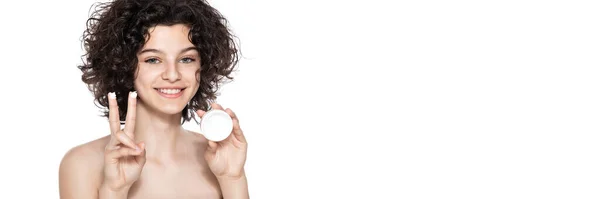 Genç Cilt Bakımı Güzel Kıvırcık Saçlı Nemlendirici Yüz Kremi Tutan — Stok fotoğraf