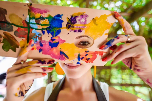 Playful Portrait Young Gorgeous Female Artist Painter Covered Paint Looking — Stock Photo, Image