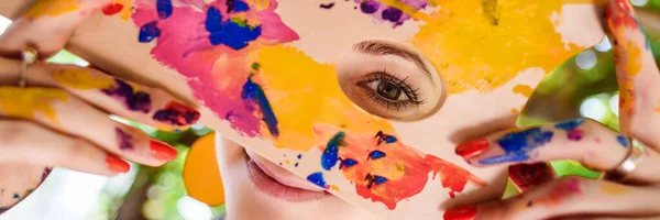 Playful Portrait Young Gorgeous Female Artist Painter Covered Paint Looking — Stock Photo, Image