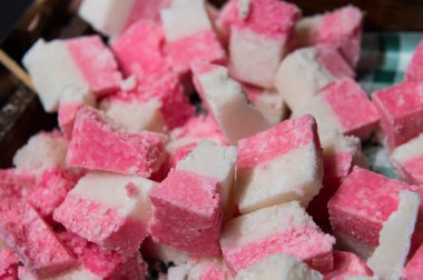 Çikolatalı tatlılar, şekerlemeler ekranda