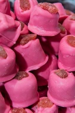 Çikolatalı tatlılar, şekerlemeler ekranda