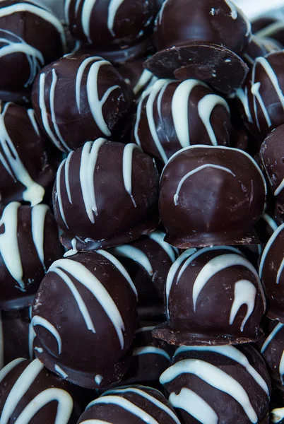 Dulces de chocolate, confitería en exhibición — Foto de Stock