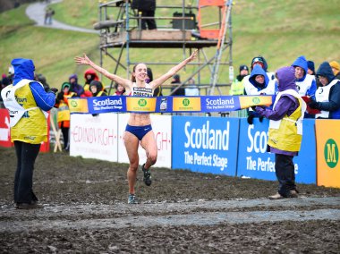 Edinburgh, İskoçya, Birleşik Krallık, 10 Ocak 2015 - Emilia Gorecka Gbr, büyük Edinburgh çapraz ülke çalıştırmak, kıdemli kadının 6 k yarışı kazanır.