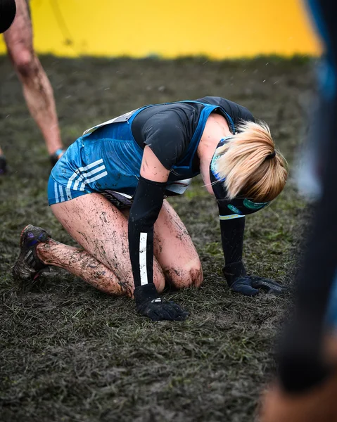 Edynburg, Szkocja, Uk, 10 stycznia 2015 - elity sportowców wyczerpany po wielkich Edynburg Cross Country uruchomić. Kobieta w 6 k wyścig wygrał Emilia Gorecka. — Zdjęcie stockowe