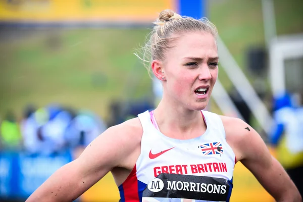 EDINBURGH, SCOTLAND, Reino Unido, 10 de janeiro de 2015 - atletas de elite exaustos após a Grande Corrida Cross Country de Edimburgo. Corrida 6k da mulher foi vencida por Emilia Gorecka . — Fotografia de Stock