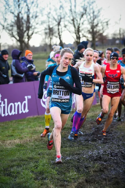 Edinburgh, Skottland, Storbritannien, 10 januari 2015 - Fionnuala Britton leder kvinnans 6 k lopp på händelsen stor Edinburgh Cross Country. — Stockfoto