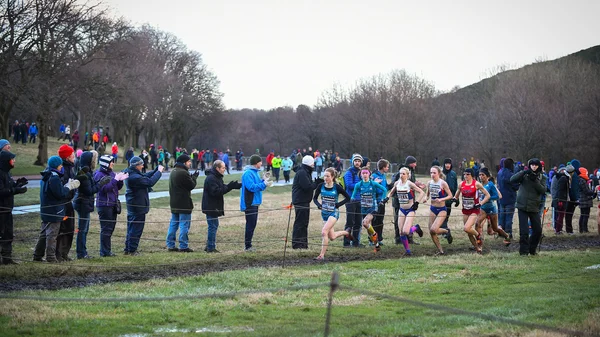 EDINBURGH, SCOTLAND, UK, January 10, 2015 - public enjoying the Great Edinburgh Cross Country Run despite bad weather. — Stock Photo, Image