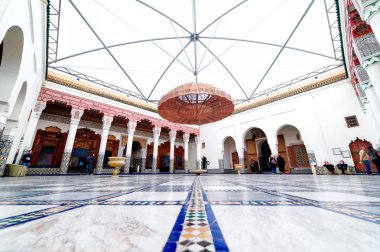 Marrakech, Fas - 10 Şubat 2012 - etkileyici Musee de Marrakech avlu Mnebhi Sarayı içinde bulunan