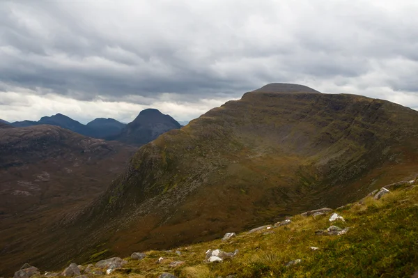 Vista dramática das belas montanhas de Wester Ross, Torridon, Escócia, Reino Unido — Fotografia de Stock