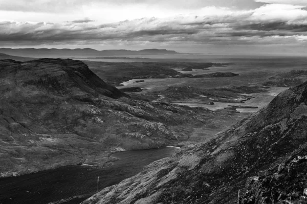 Vista dramática das belas montanhas Wester Ross e Loch Torridon, Escócia, Reino Unido — Fotografia de Stock