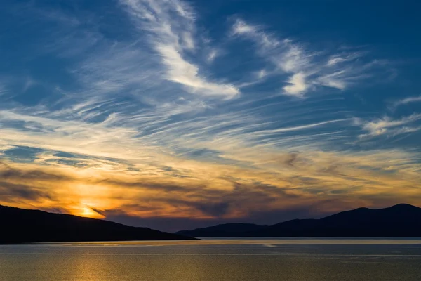 Lindo pôr-do-sol na praia. Luskentyre, Ilha de Harris, Escócia — Fotografia de Stock