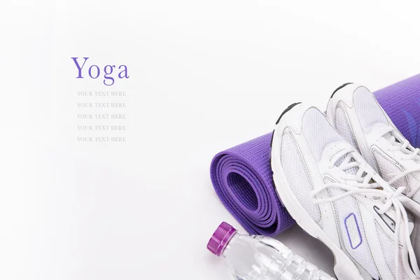 Yoga arka plan üzerinde beyaz kopya alanı ile izole — Stok fotoğraf