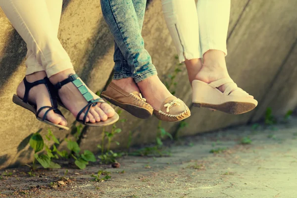 Drie vriendinnen van aantrekkelijke toeristische — Stockfoto