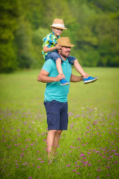 父と息子の幸せな時間概念 — ストック写真