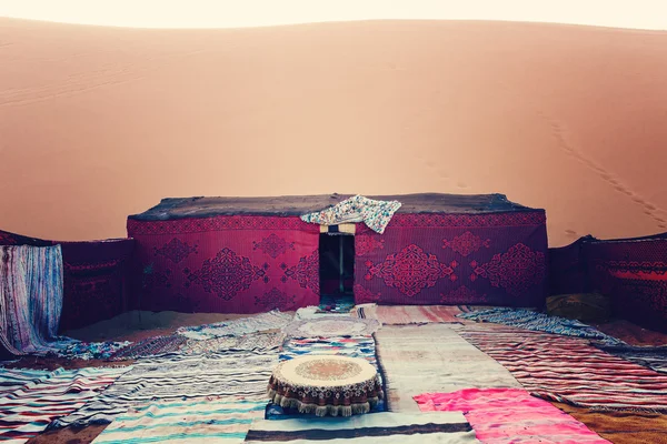 Campo de tenda nômade beduíno, Erg Chebbi, Marrocos, Saara, Marrocos — Fotografia de Stock