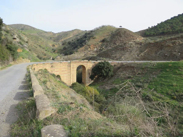 Ponte rodoviária arqueada — Fotografia de Stock