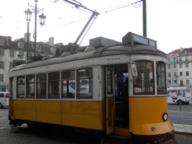 Sarı Lizbon tramvay