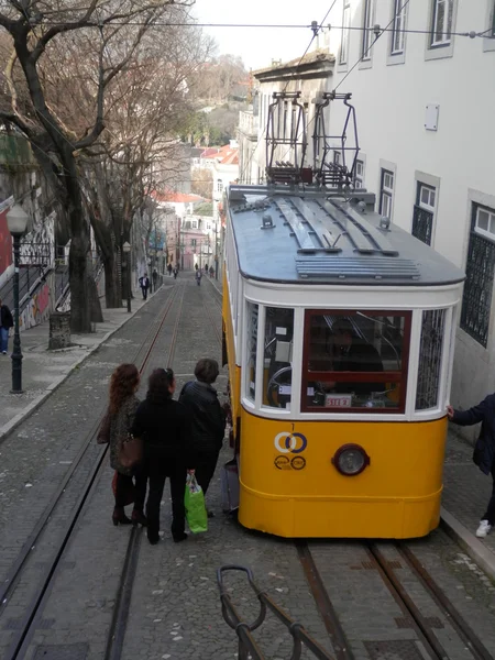 Tram féniculaire jaune Lisbonne — Photo