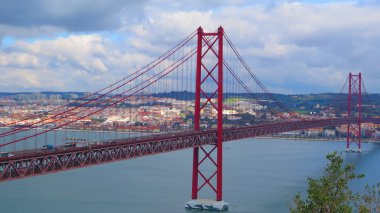 Köprü üzerinde River Tagus, Lizbon