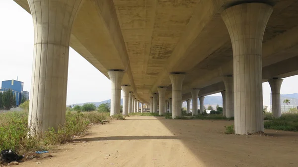 高速道路高架の支柱 — ストック写真