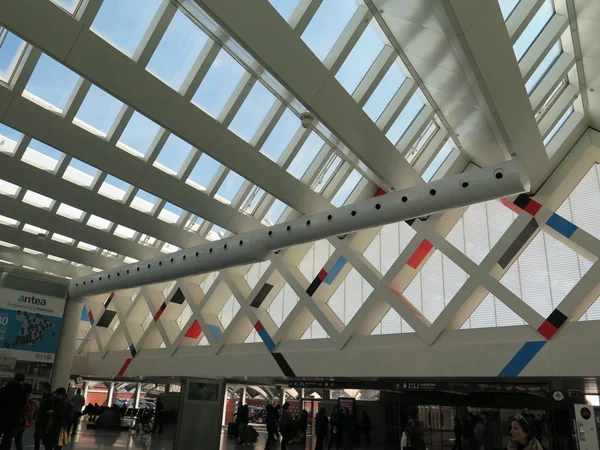 Sala de chegadas na estação de Madrid Atocha — Fotografia de Stock