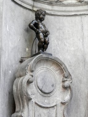 Manneken Pis heykeli